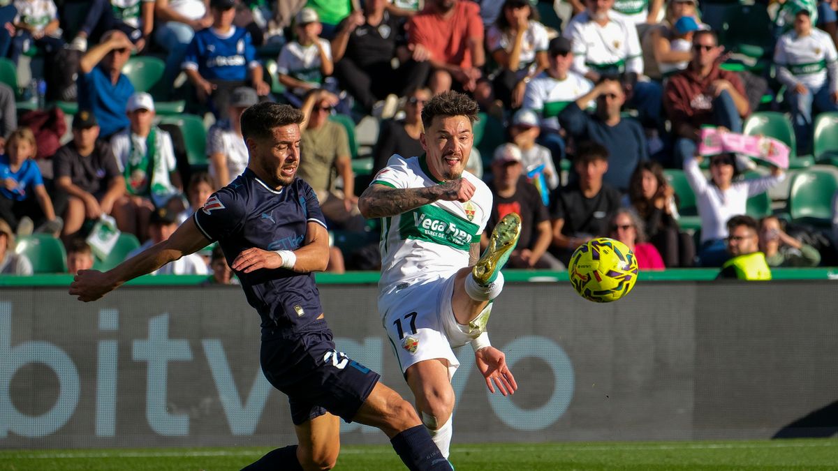 PAP/EPA / PAP/EPA/Pablo Miranzo / Elche pokonało Gironę