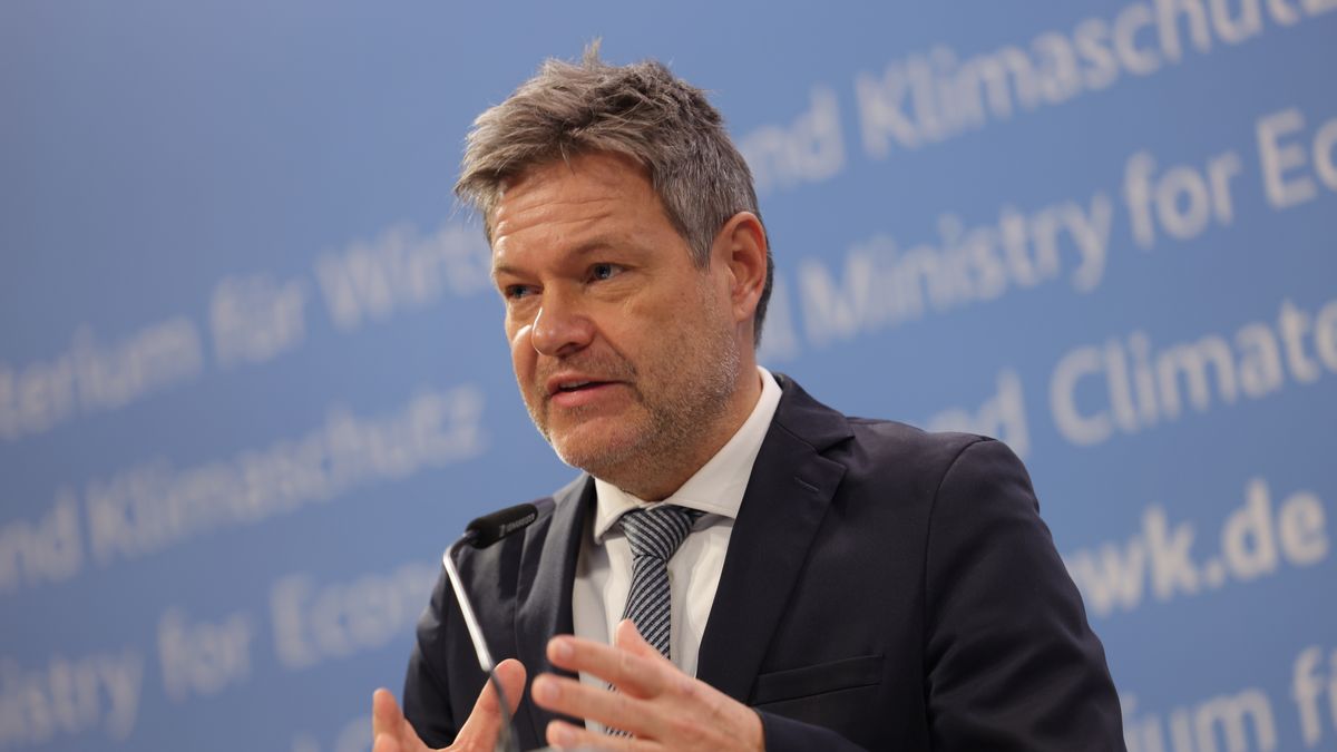 BERLIN, GERMANY - NOVEMBER 27: German Economy and Climate Action Minister Robert Habeck speaks to the media following a meeting of representatives of economy and energy ministries of Germany's 16 states and the federal government on November 27, 2023 in Berlin, Germany. The meeting took place as the German government grapples with a budgetary hole of EUR 60 billion following a recent ruling of the Federal Constitutional Court that will have a significant impact on economic infrastructure development if new funding solutions are not found. (Photo by Sean Gallup/Getty Images)
