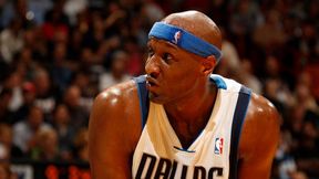 Odom po raz kolejny igra z ogniem. Kibice przyłapali go na piciu alkoholu