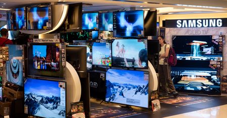 Samsung ma produkować OLED TV z panelami od LG. Sensacyjna plotka z Korei