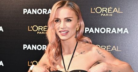 Maffashion pręży ciało w skąpym kostiumie na balkonie. Fani oszołomieni: "Boże! Jaka ty jesteś piękna" (FOTO)