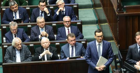 PiS ma paliwo polityczne po decyzji rządu. Prof. Wojciechowski: całkowita hipokryzja