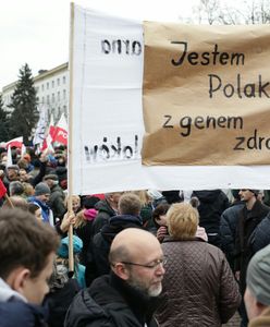 Koniec protestu KOD. "Anonimowy rozmówca poinformował o bombie"