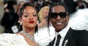 Rihanna pochwaliła się efektami sesji zdjęciowej z SYNAMI. Fani twierdzą, że Rza to kopia znanego taty: "Jest bliźniakiem Rocky'ego!"
