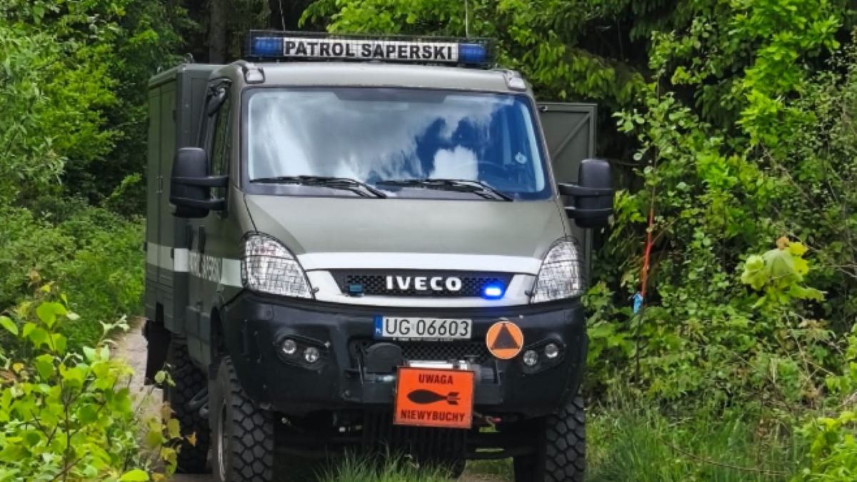Niewybuch w Nadleśnictwie Olecko. Na miejsce wezwano służby