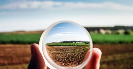 Zakrzywienia muszą odejść! Lightroom jeszcze lepiej poprawia geometrię zdjęć