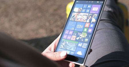 Z Microsoft Authenticatorem zalogujesz się nie podając hasła, wszędzie poza mobilnym Windowsem