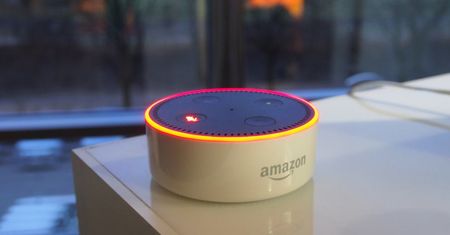 Alexa świadkiem w sprawie o zabójstwo? Uczymy asystentkę wzywania pomocy