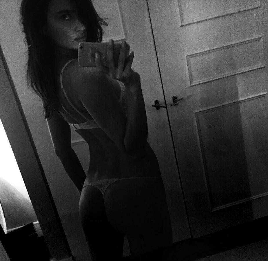 Irina Shayk w samej bieliźnie