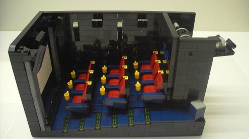 Seans filmowy wśród klocków Lego 1