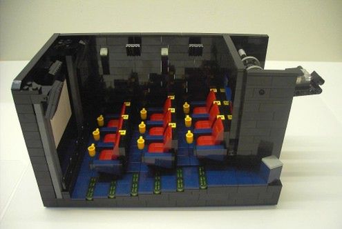 Seans filmowy wśród klocków Lego