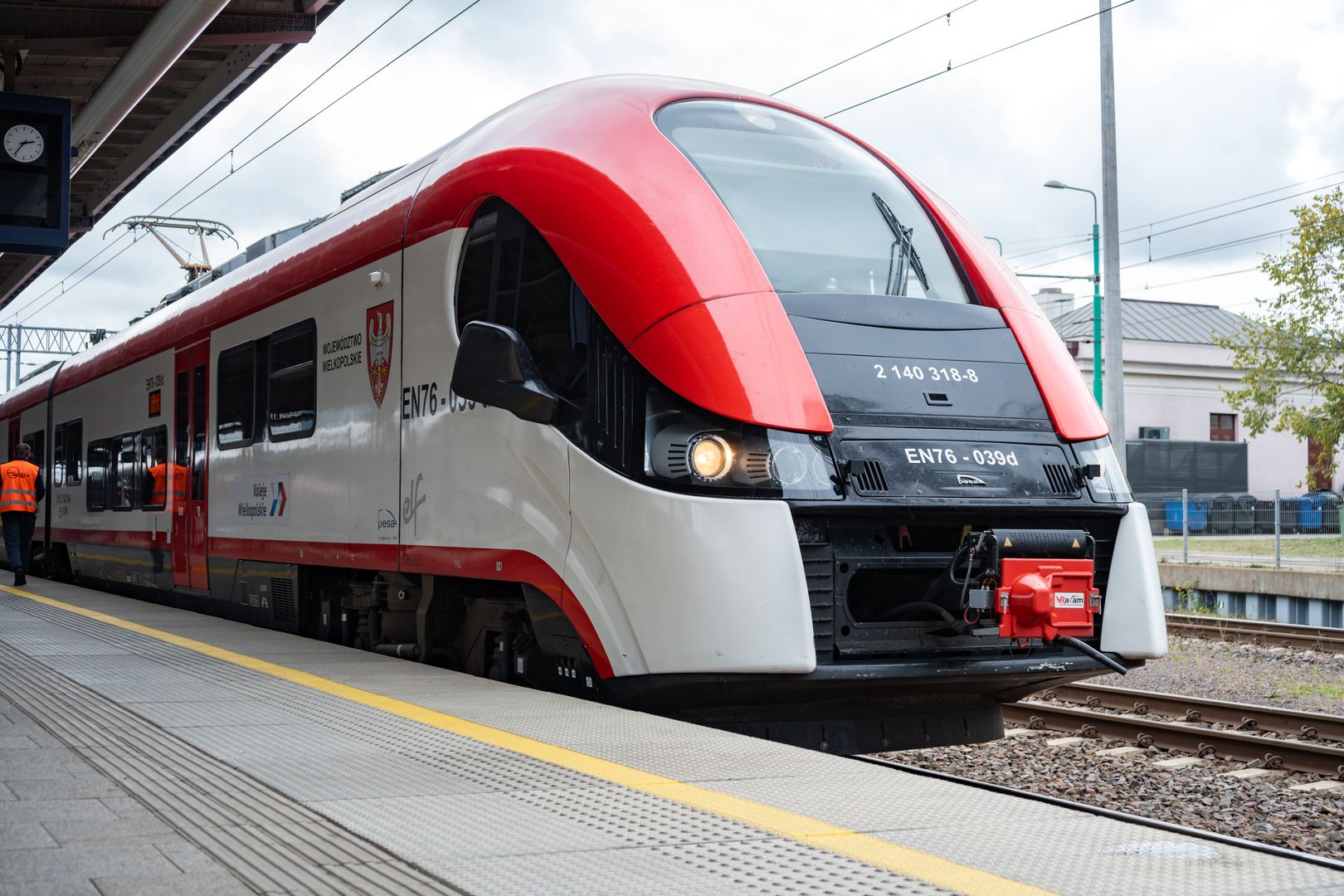 koleje, wielkopolskie, train, poznan, pkm, kolej, metropolitalna, poznanska, glowny, central, main, station, metropolitan, railway, kw, greater, poland, voivodeship, railways, regional, operator, vehicle, wagon, polish, transport, transportation, wielkopolska, electric, elf, multiple, unit, low floor, passenger, pesa, pkp, platform, public, rail, railroad, rails, road, service, terminal, track, tracks, transit