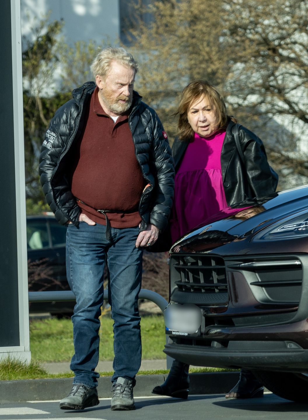 Daniel Olbrychski z żoną kupują nowy samochód