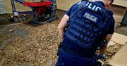 Kalisz: Rozbita nielegalna fabryka tytoniu. Zabezpieczono ponad 7 ton towaru, dwóch mężczyzn w areszcie