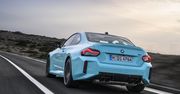 BMW M2 zyskało napęd na cztery koła. Jest szybsze, ale i rzecz jasna droższe