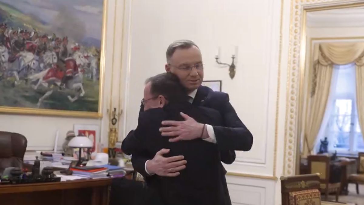Czułe sceny w pałacu prezydenckim wzbudziły kpiny