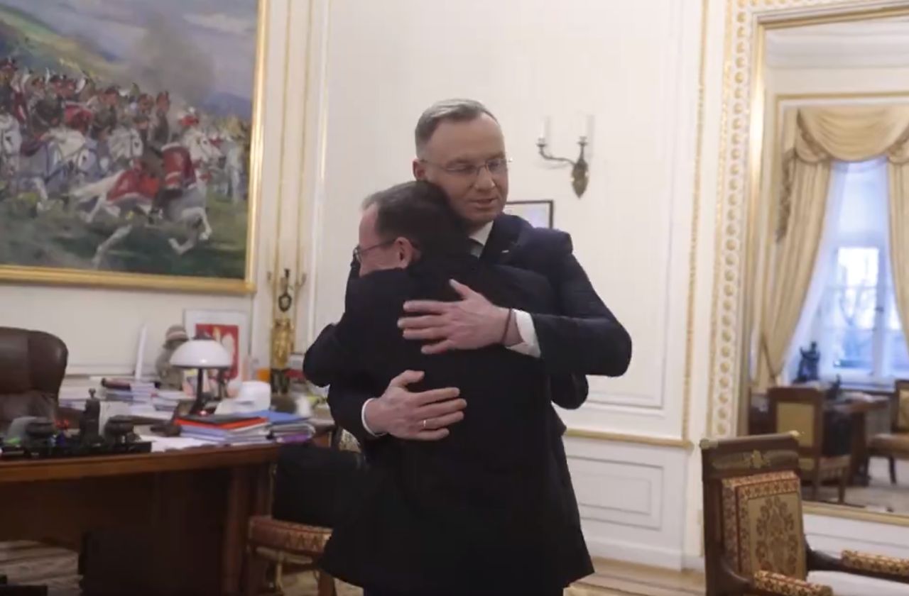 Kpią z Andrzeja Dudy. "Kiedy odwalasz taki cyrk, że mówią tylko o was"