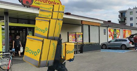 Glovo udostępniło kod rabatowy na 125 zł. Zakupy prawie za darmo?