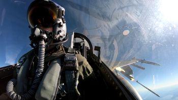 Idealny bat na rosyjskie drony. Tej broni potrzebują polskie F-16