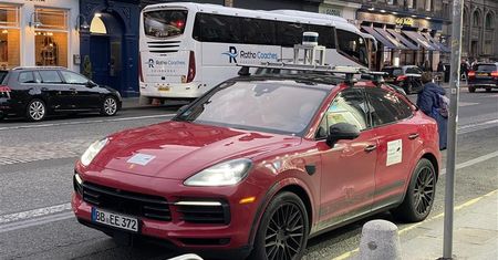 Czytelnik przyłapał Porsche z dziwnym sprzętem na dachu. Takich aut będzie więcej