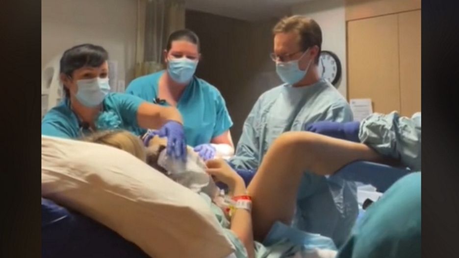 10 milionów odtworzeń. Nagranie z porodówki robi furorę w sieci