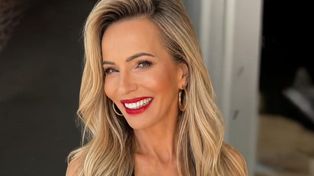 Paulina Smaszcz ODSTRZELONA w suknię z DEKOLTEM DO PĘPKA poucza: "Żyjemy w kryzysie partnerstwa" (FOTO)