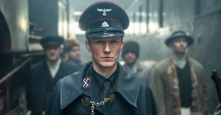 Polacy oglądają na potęgę. Wciąż budzi emocje, chcieli zablokować film