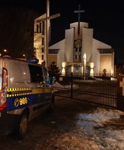 Warszawa. Mężczyzna zatrzasnął się w kościelnej toalecie na Gocławiu
