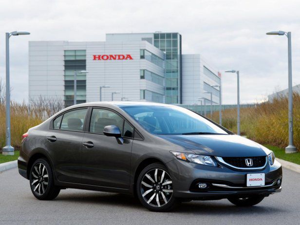 Honda prezentuje odświeżonego Civica w wersji sedan