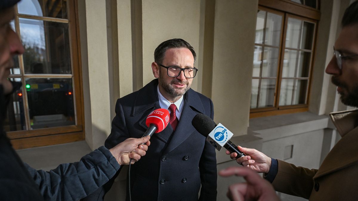 Daniel Obajtek
Warszawa, 21.11.2024. Europose� PiS, by�y prezes Orlen Daniel Obajtek przed siedzib� Najwy�szej Izby Kontroli w Warszawie, 21 bm. Obajtek zosta� wezwany do NIK w zwi�zku z audytem dot. domniemanego zani�ania cen paliw na stacjach, fuzji Orlenu z Lotosem oraz sprzeda�y udzia��w Rafinerii Gda�skiej saudyjskiemu Armaco. (ad) PAP/Marcin Obara
Marcin Obara
audyt, daniel obajtek, fuzja, naczelna izba kontroli, nik, orlen, orlen lotos, przes�uchanie, wezwanie, zani�anie cen paliw, zeznania