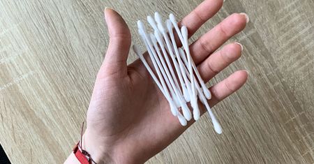 Patyczki kosmetyczne wcale nie do uszu? Oto jak je wykorzystać