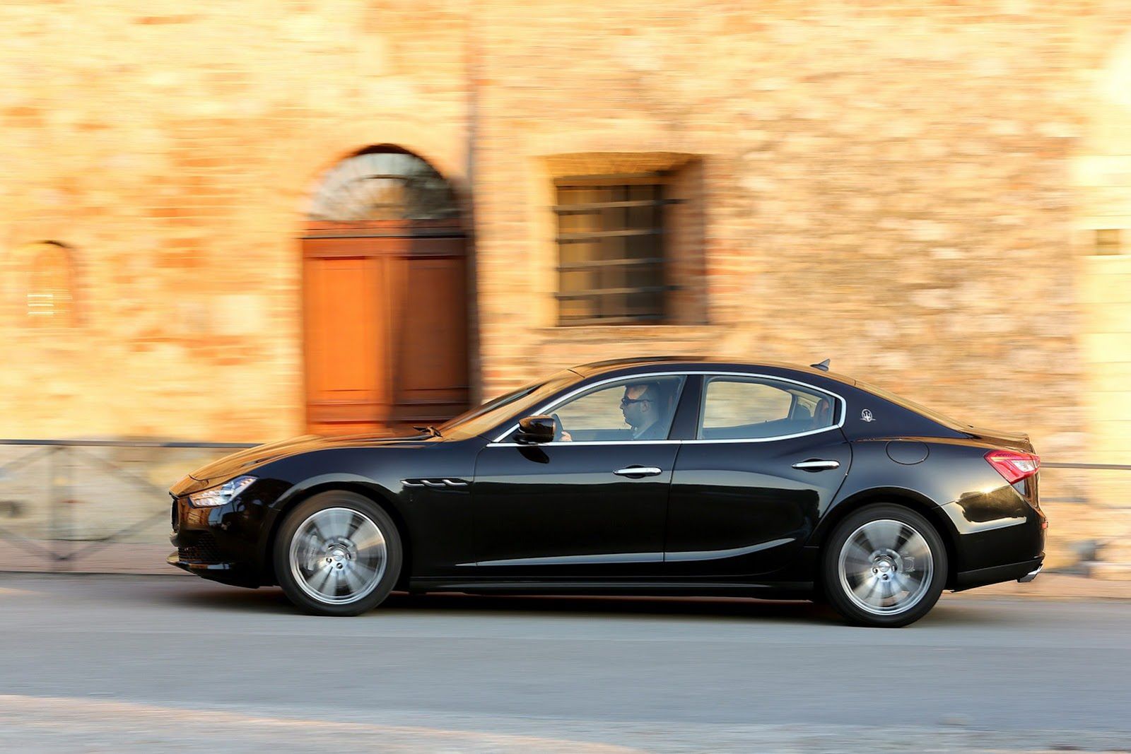 2014 Maserati Ghibli - Włosi wiedzą, co to piękno [galeria] 126
