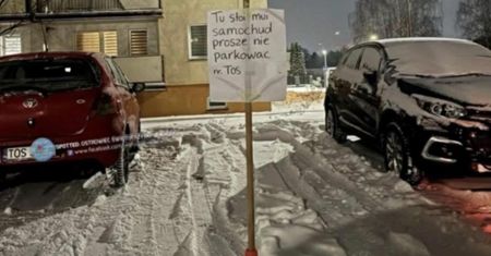 Taka karteczka na parkingu. Ujęcie podbija sieć. Łapią się za głowy