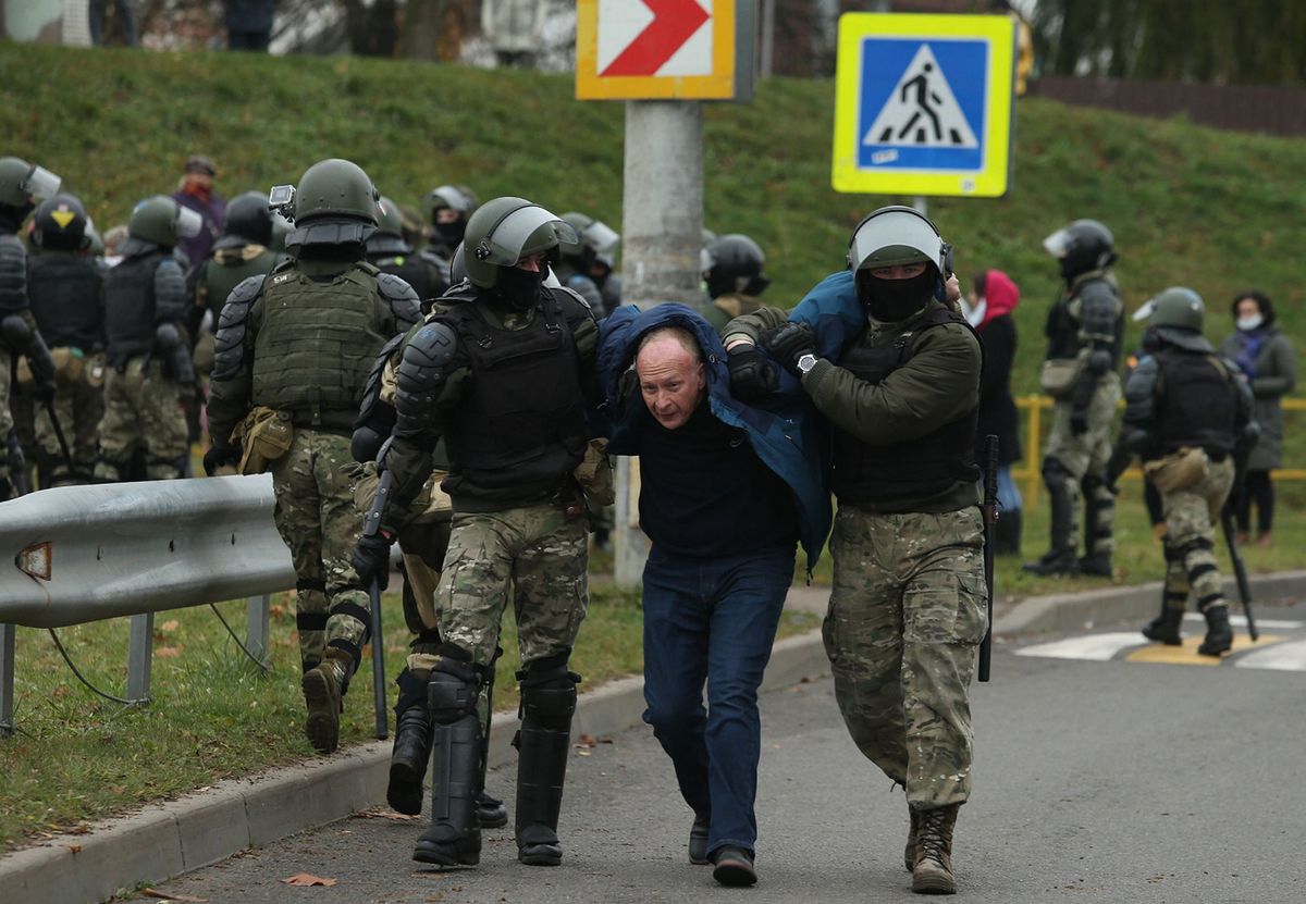 Białoruś. Protesty w Mińsku. Starcia demonstrantów z milicją
