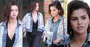 #TRENDY: Selena Gomez w kurtce w kwiatki