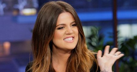 Khloe Kardashian w SKĄPYM BIKINI zachwyca fanów brzuchem godnym fitness guru! "CIĘŻKA PRACA popłaca" (ZDJĘCIA)