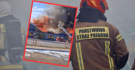 Ogień w Biedronce w Polkowicach. Słup dymu nad miastem