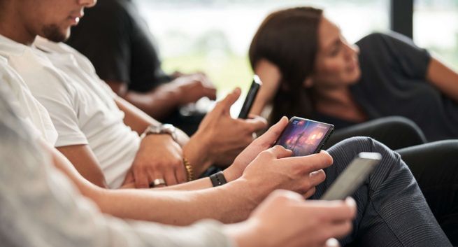 Ruch w sieciach komórkowych w górę. Dominują treści wideo