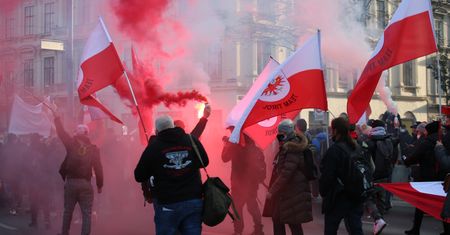 Manifestacja przeciwników lockdownu w Wiedniu. Starcia z policją i aresztowania