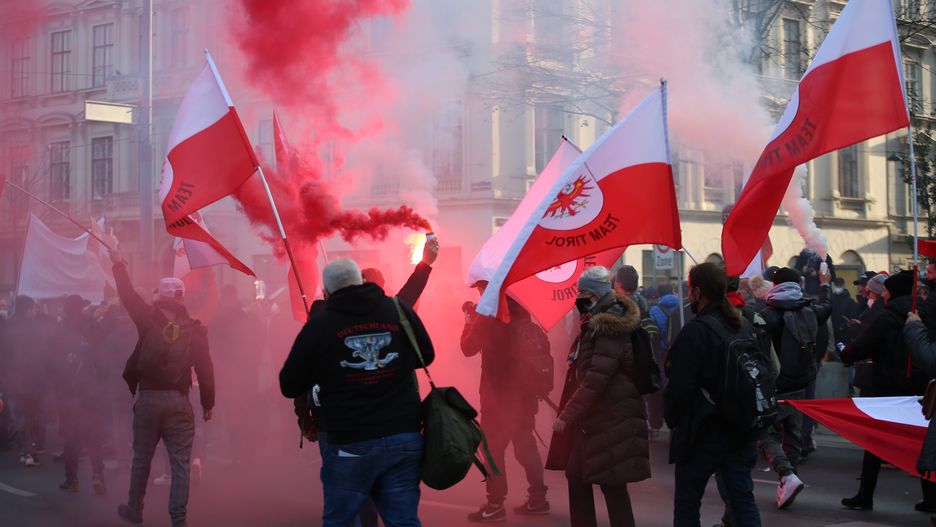 Manifestacja przeciwników lockdownu w Wiedniu. Starcia z policją i aresztowania 