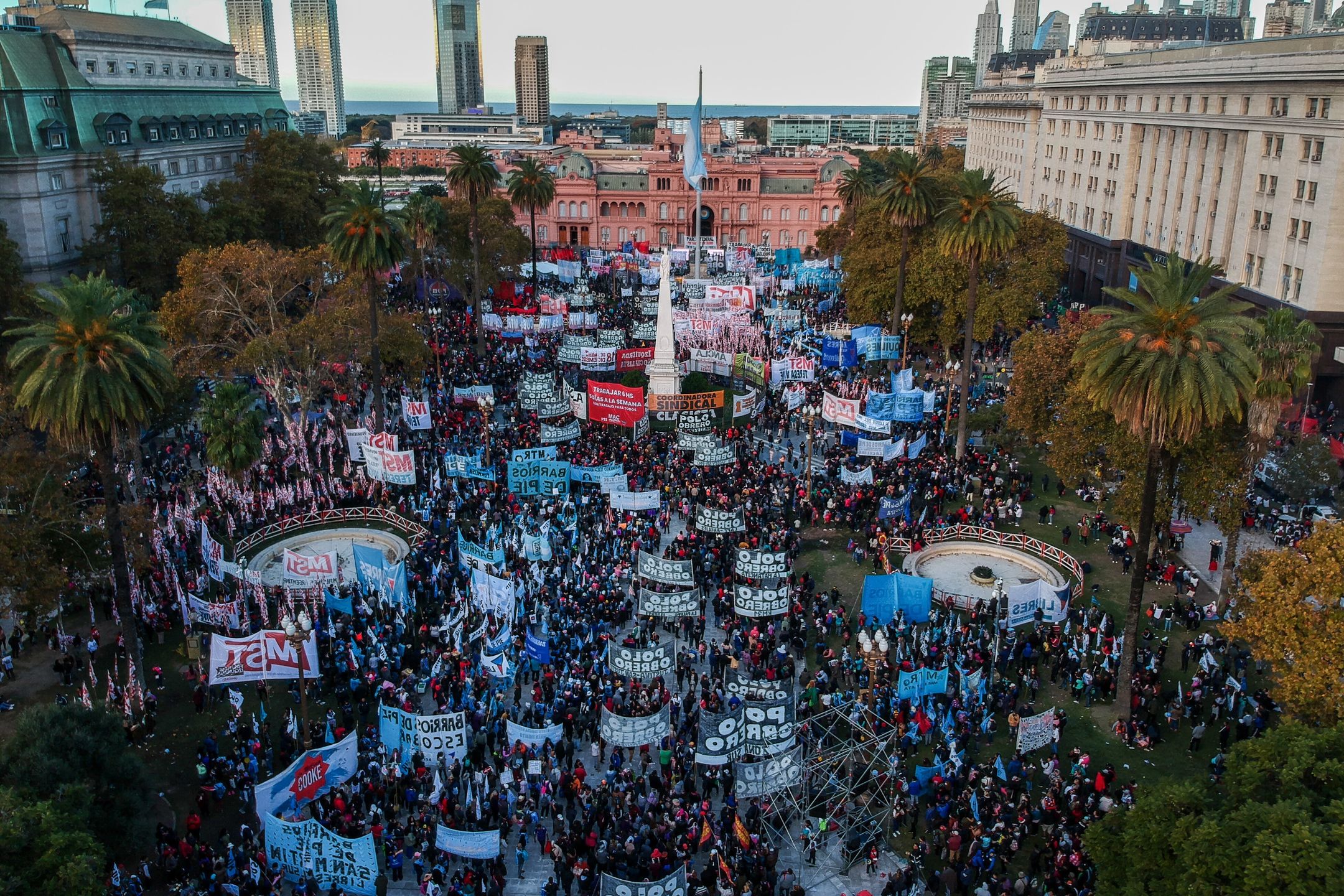 100 tys. osób protestuje na ulicach Buenos Aires
