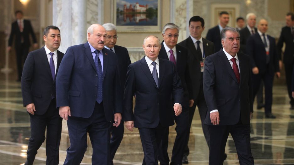 MINSK, BELARUS - NOVEMBER 23 (RUSSIA OUT) L-R: Kyrgyz President Sadyr Japarov, Belarussian President Alexander Lukashenko, Russian President Vladimir Putin, Kazakh President Kassym-Jomart Tokayev, Tajik President Emomali Rakhmon enter the hall during the SCTO Summit on November 23, 2023, in Minsk, Belarus. Presidents of Russia, Belarus, Kazakhstan, Kyrgyzstan and Tajikistan gathered for the Collective Security Council Treaty Organization (SCTO) Summit in Minsk. (Photo by Contributor/Getty Images)
