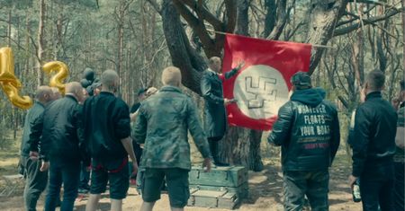 Dotkliwie wyśmiali NARODOWCÓW. Telewizja puści kontrowersyjny hit
