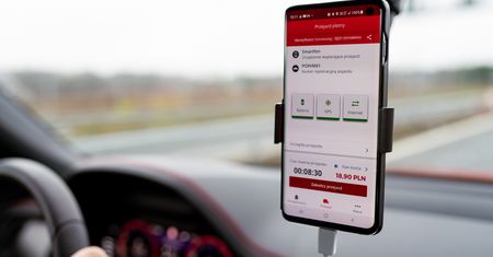Jak zainstalować aplikację e-toll? Od 1 grudnia zapłacisz nią za autostrady