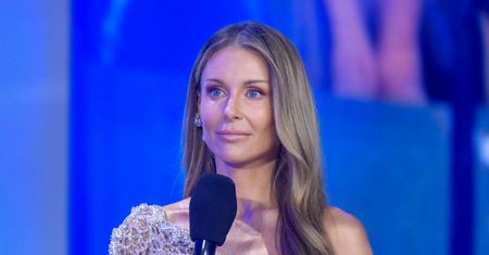 Małgorzata Rozenek kradnie show, grając nogą w DRUGIEJ sukni na scenie Top of the Top Sopot Festival. Klasa? (ZDJĘCIA)