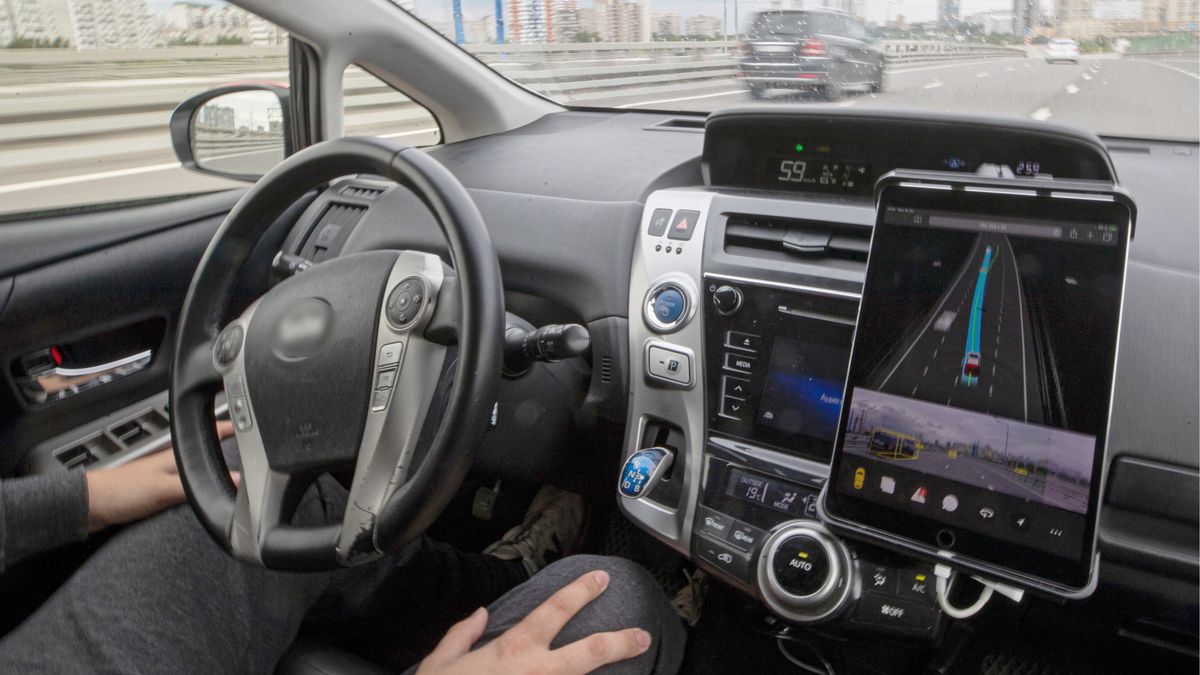 Eksperymentalne samochody autonomiczne od kilku lat jeżdżą po drogach w wielu zakątkach świata