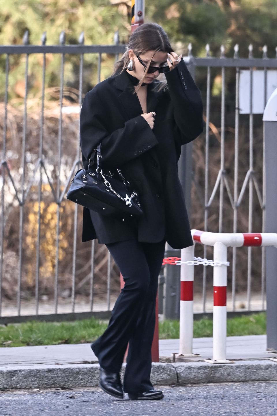 Julia Wieniawa z torebką Diora