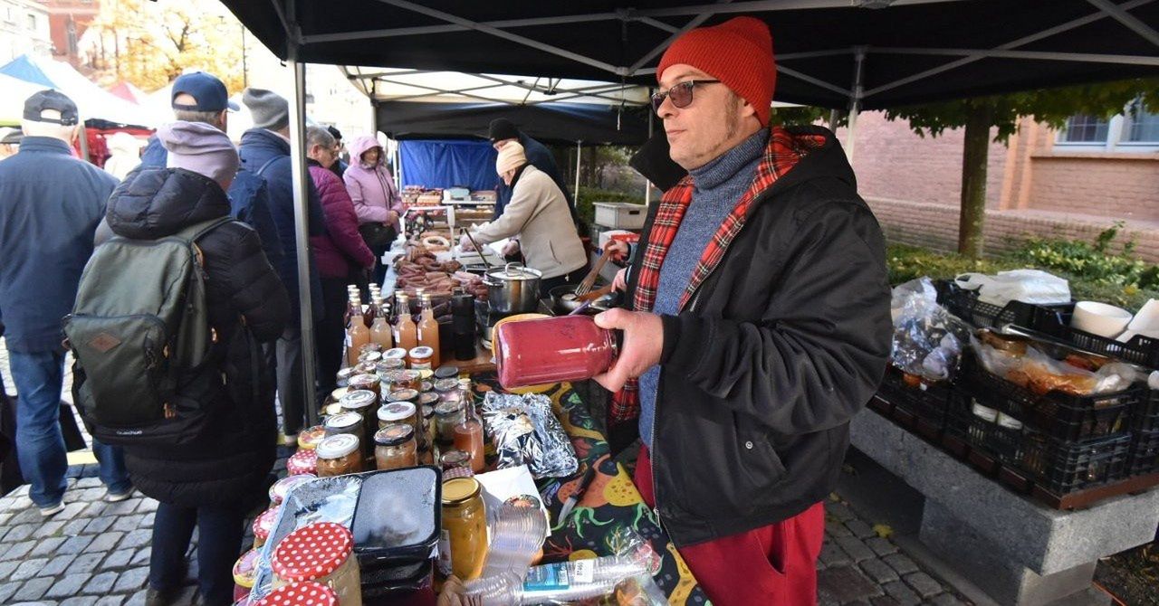 Toruń: Jemy suplementy zamiast zdrowej żywności. Ekspert apeluje