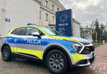 Sejny: Sprawdzał nocą auta na parkingu. Ukradł torbę z zestawem ceramiki