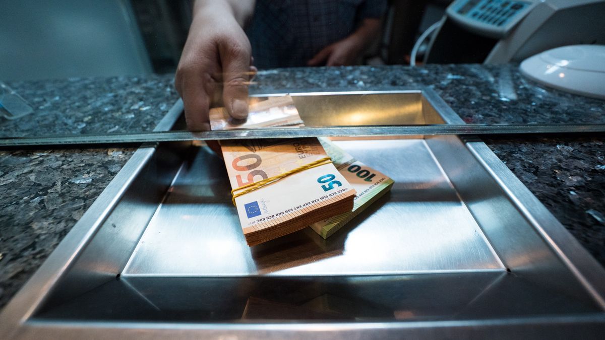 Kursy walut NBP 10.02.2020 Środowy kurs euro, funta, dolara i franka szwajcarskiego